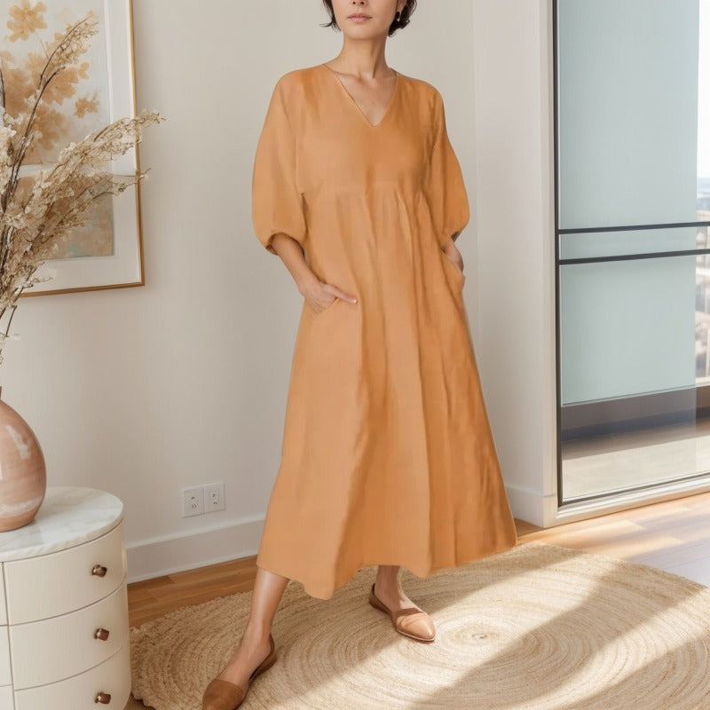 Vestido Alma Livre™ em Linho de Algodão com Gola V e Manga Ampla / Para Mulheres que Dançam com o Vento e Vestem Leveza!