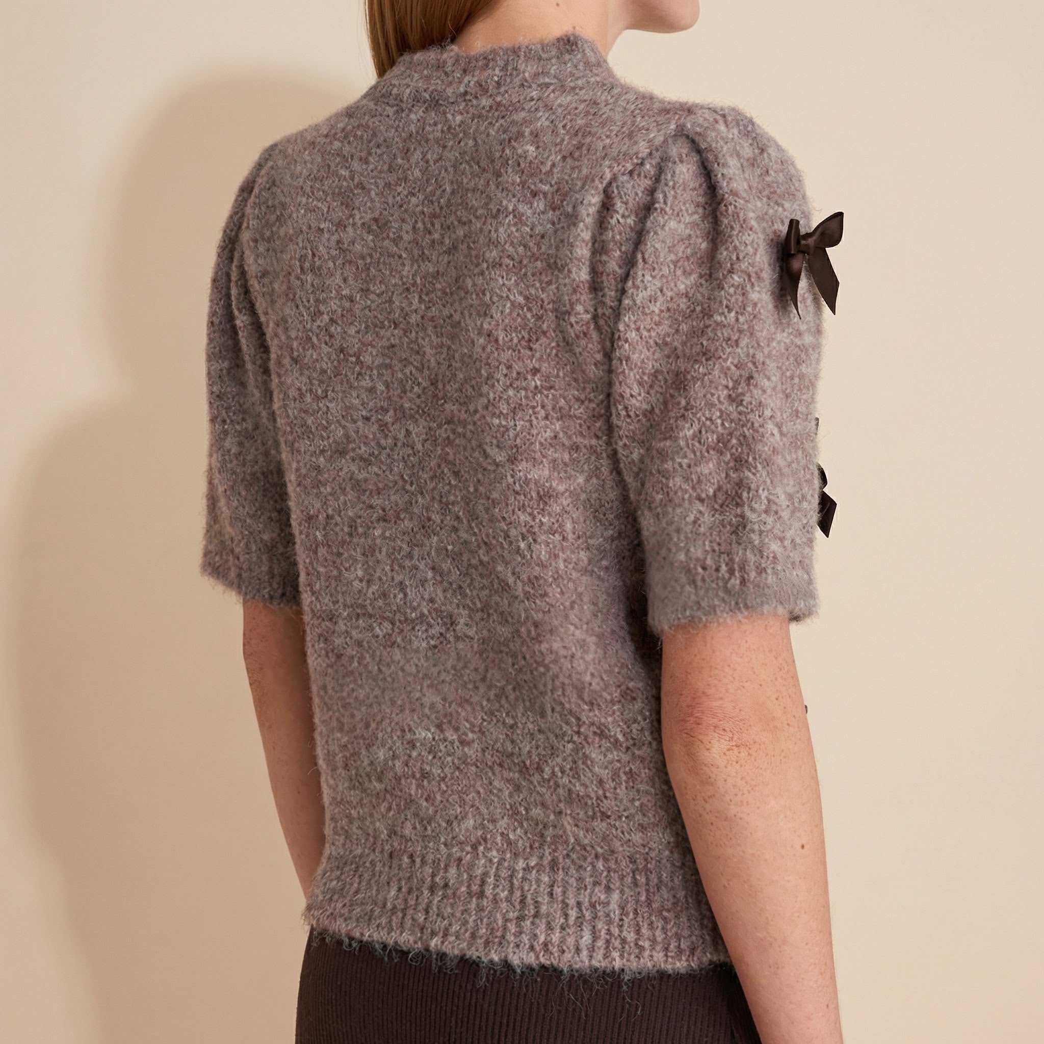 Conjunto Valentina Paris™ de Vestido Acetinado e Blusinha em Tricô com Laços