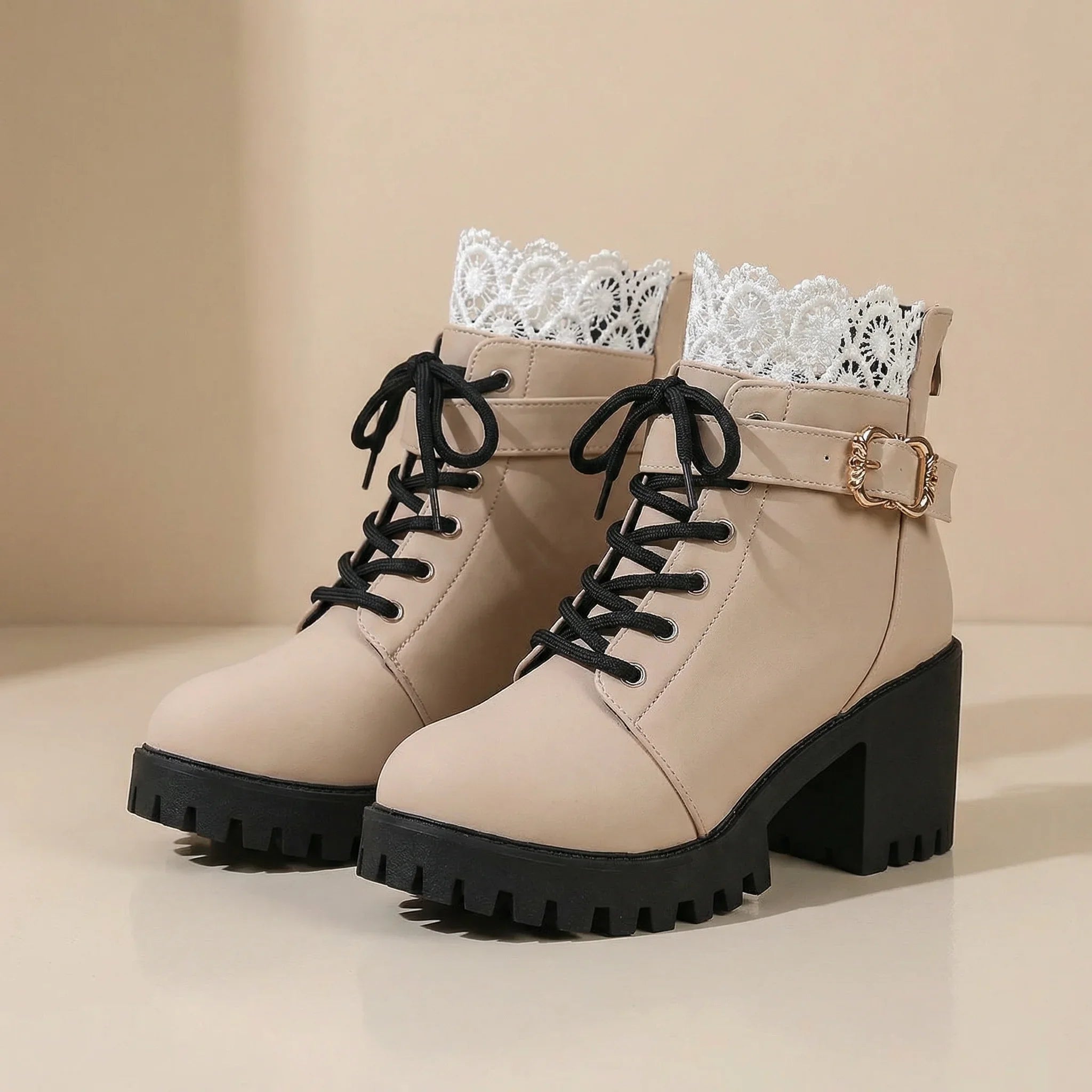 Bota Victoria Urban™ com Renda Elegante e Design Britânico
