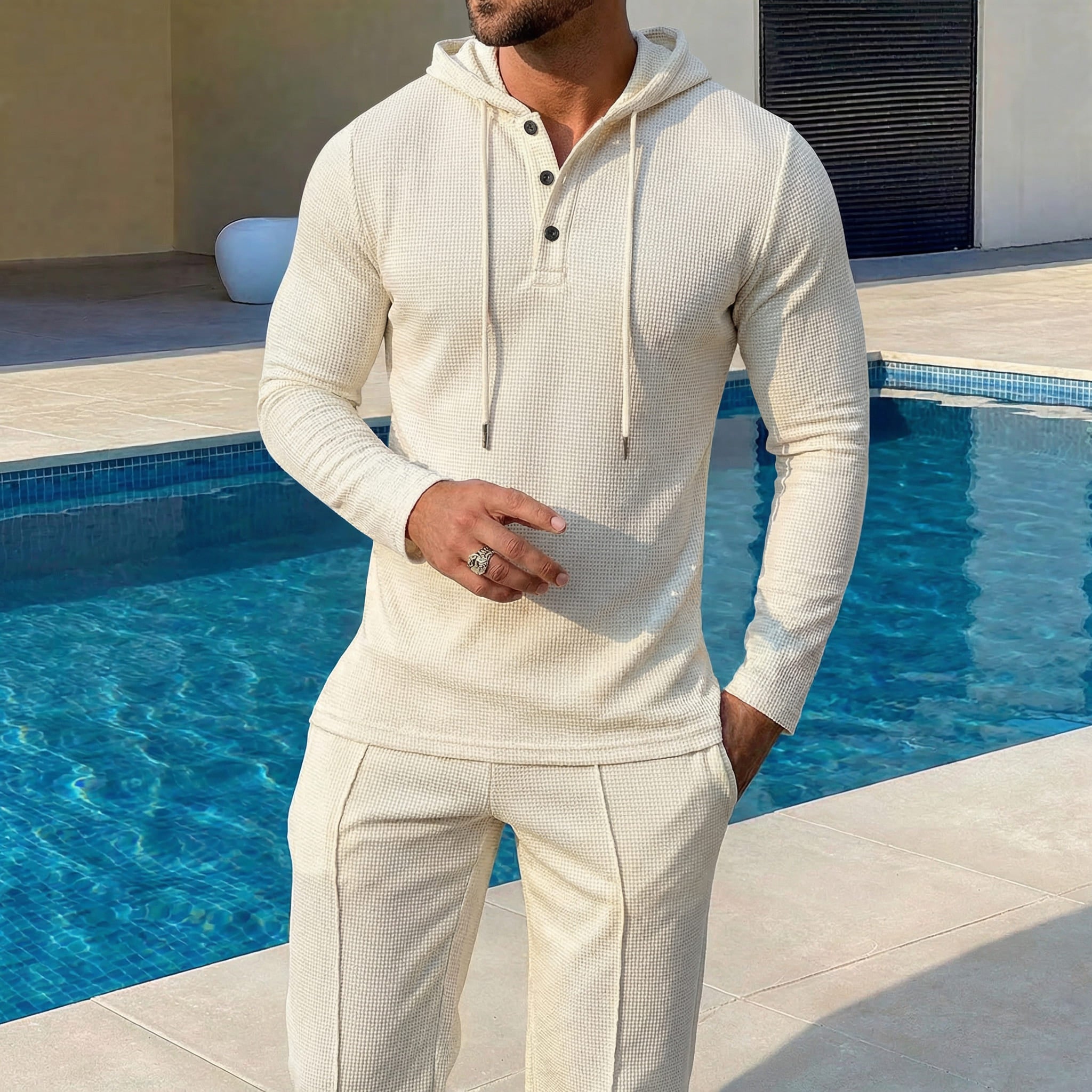 Conjunto Manchester™ em Algodão Texturizado com Capuz e Calça Slim