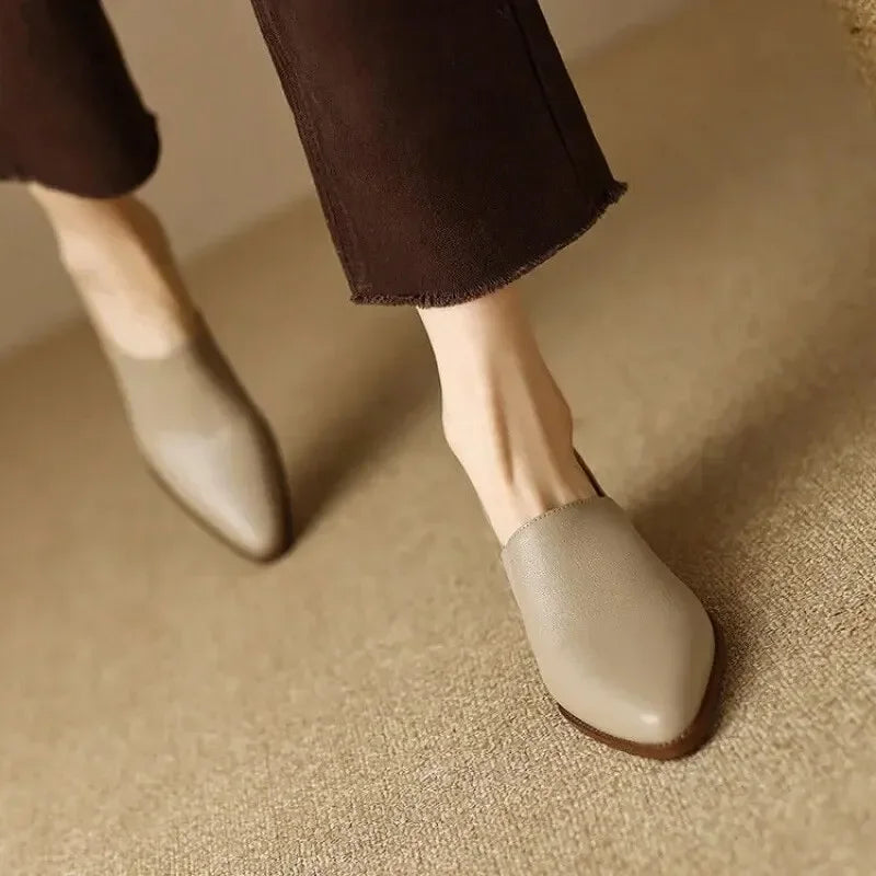 Sapato Leontina™ em Couro com Salto Baixo / Estilo Vintage com Conforto para o Dia Todo