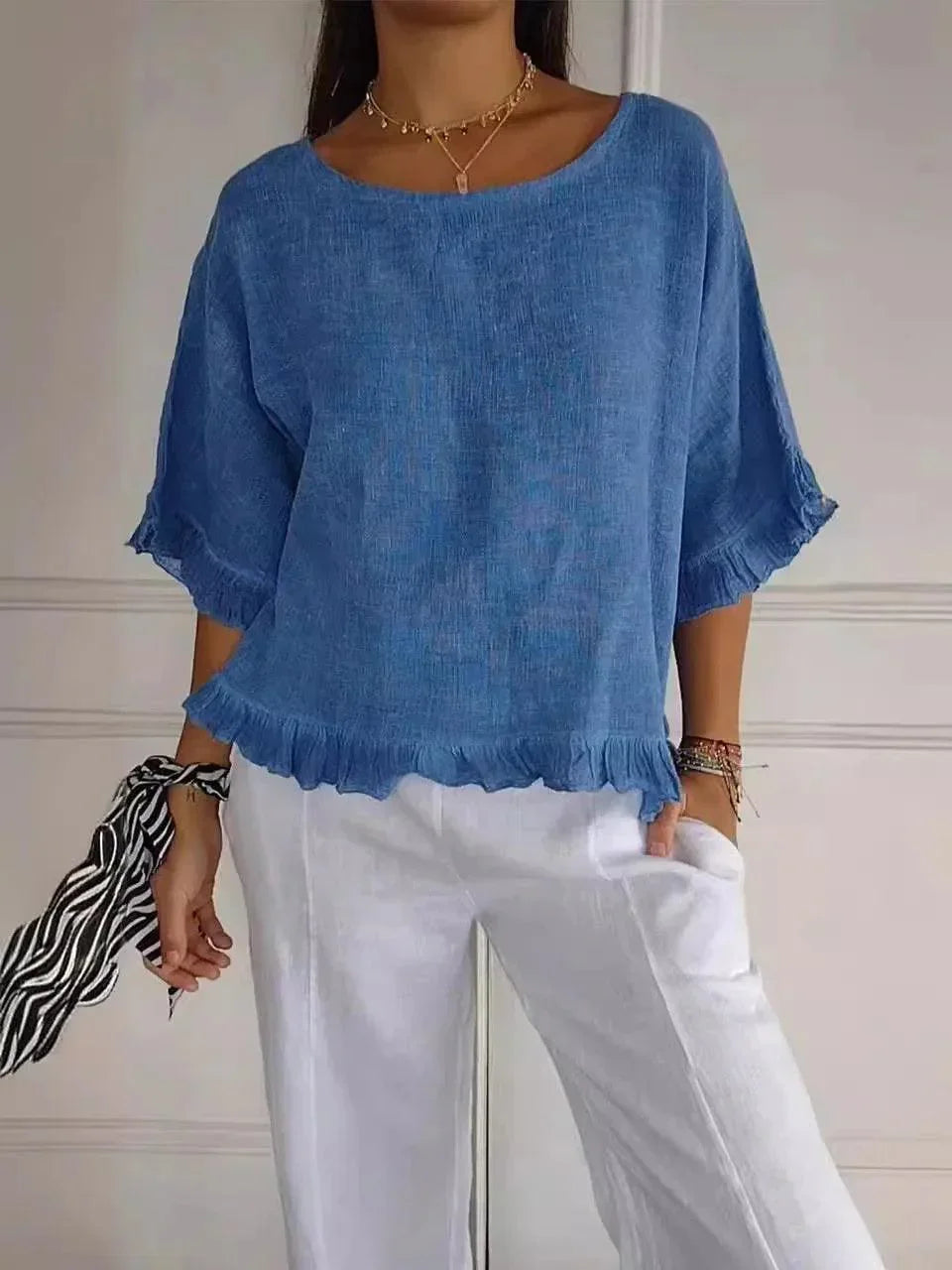 Blusinha Bellatriz™ com Babado e Caimento Solto em Algodão/ Conforto e Estilo para Mulheres Modernas!