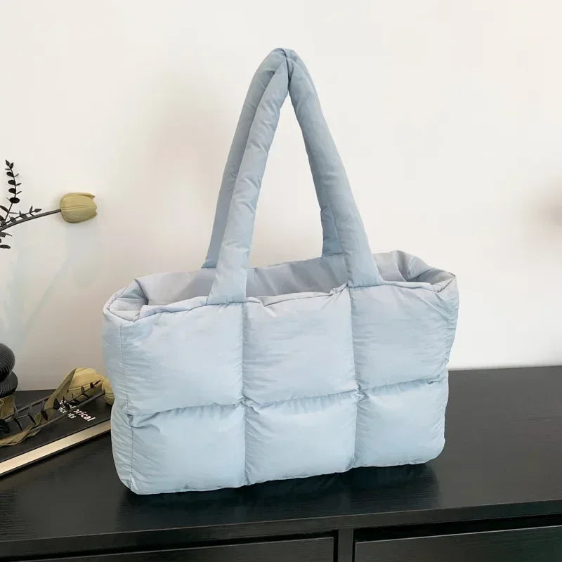 Bolsa Acolchoada Verona™ em Design Puff Ultraconfortável / Estilo Moderno e Toque Macio para Seu Dia a Dia!