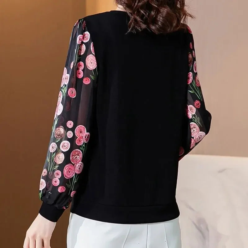 Blusinha Aveline™ com Mangas em Chiffon e Decote Bordado / Quando a Leveza se Encontra com o Charme!