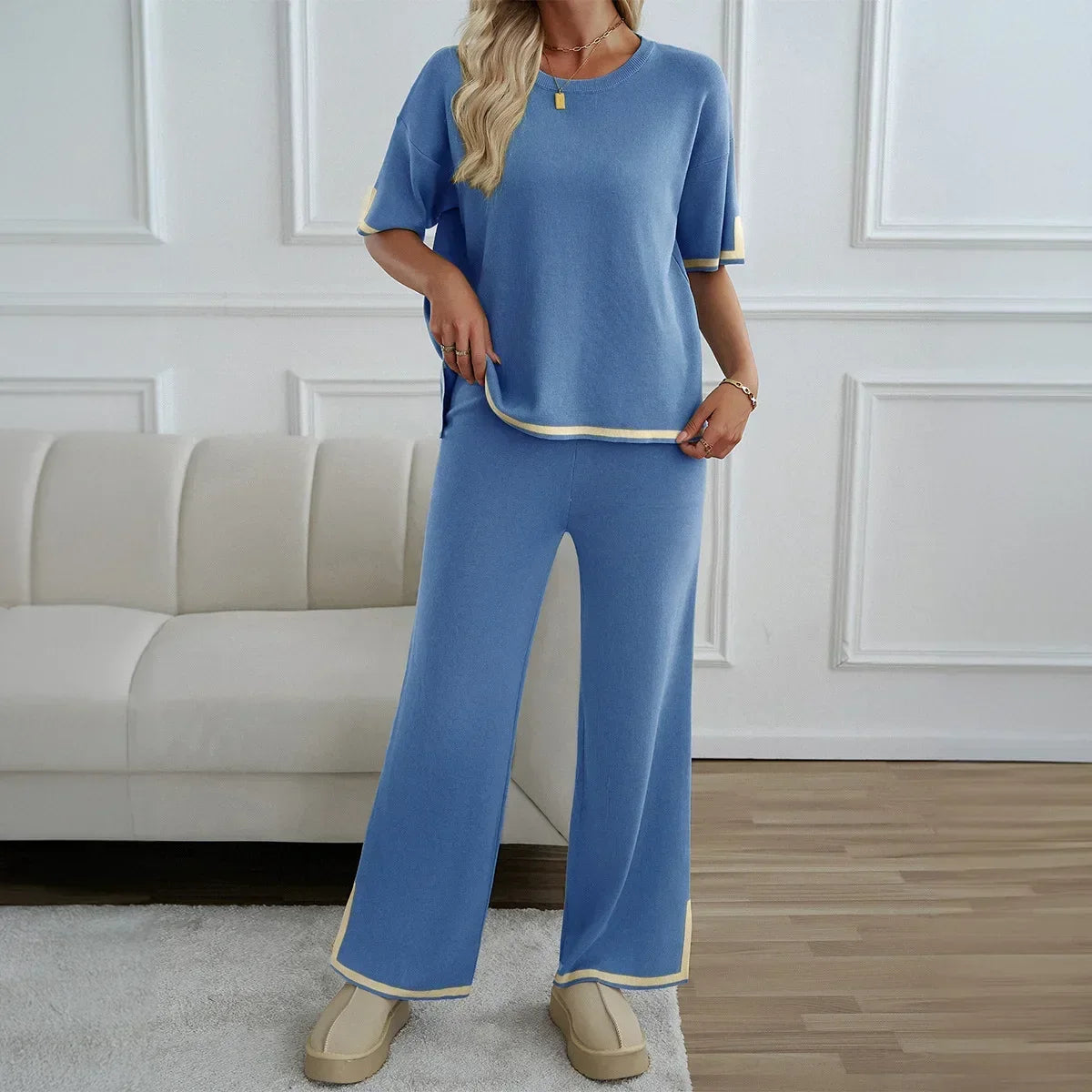 Conjunto Classy™ em Malha Premium com Detalhes Contrastantes / Para Quem Valoriza o Conforto com Toque Refinado!