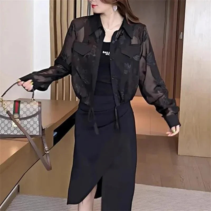 (Promoção Compre 1 Leve 2)Camisa Chiara™ Estilo Sobretudo em Chiffon com Design Floral / Máxima Leveza, Proteção Solar e Estilo para Montar Seus Looks! - ModernLar