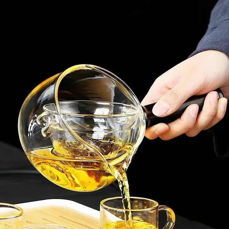 Bule CristalTea Modern Lar™ em Vidro Termorresistente com Alça de Madeira / Um Convite ao Conforto e Estilo no Seu Chá