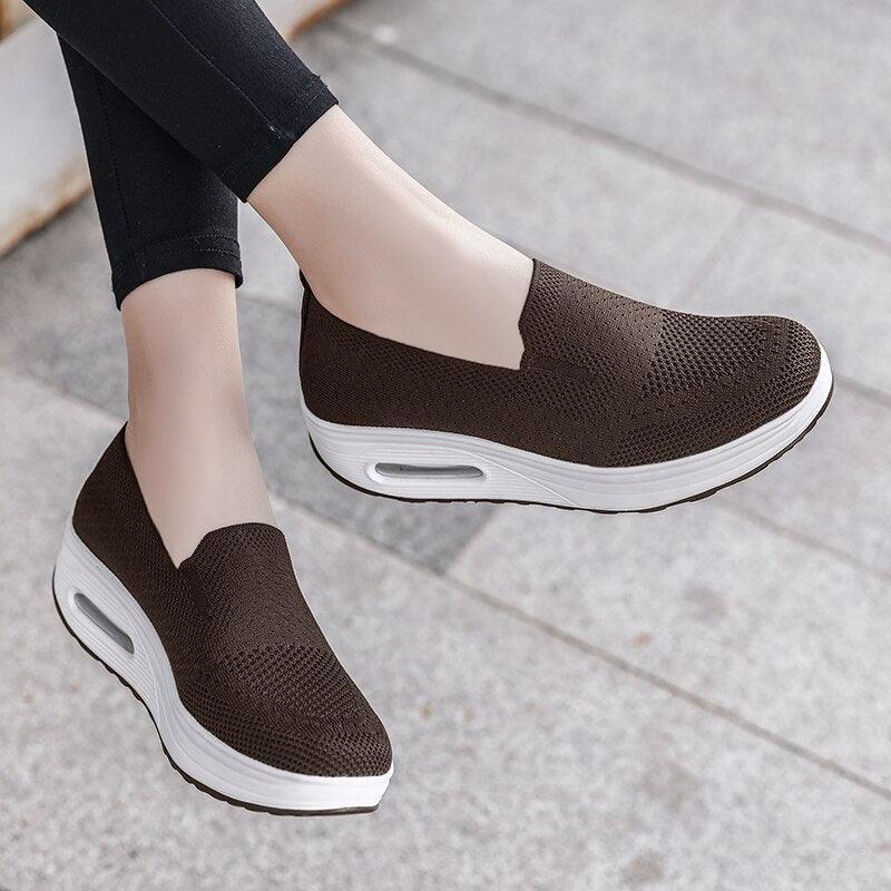 Tênis Slip-on Casual Aniston™ com Tecido Super Respirável e Amortecedor Confort - ModernLar