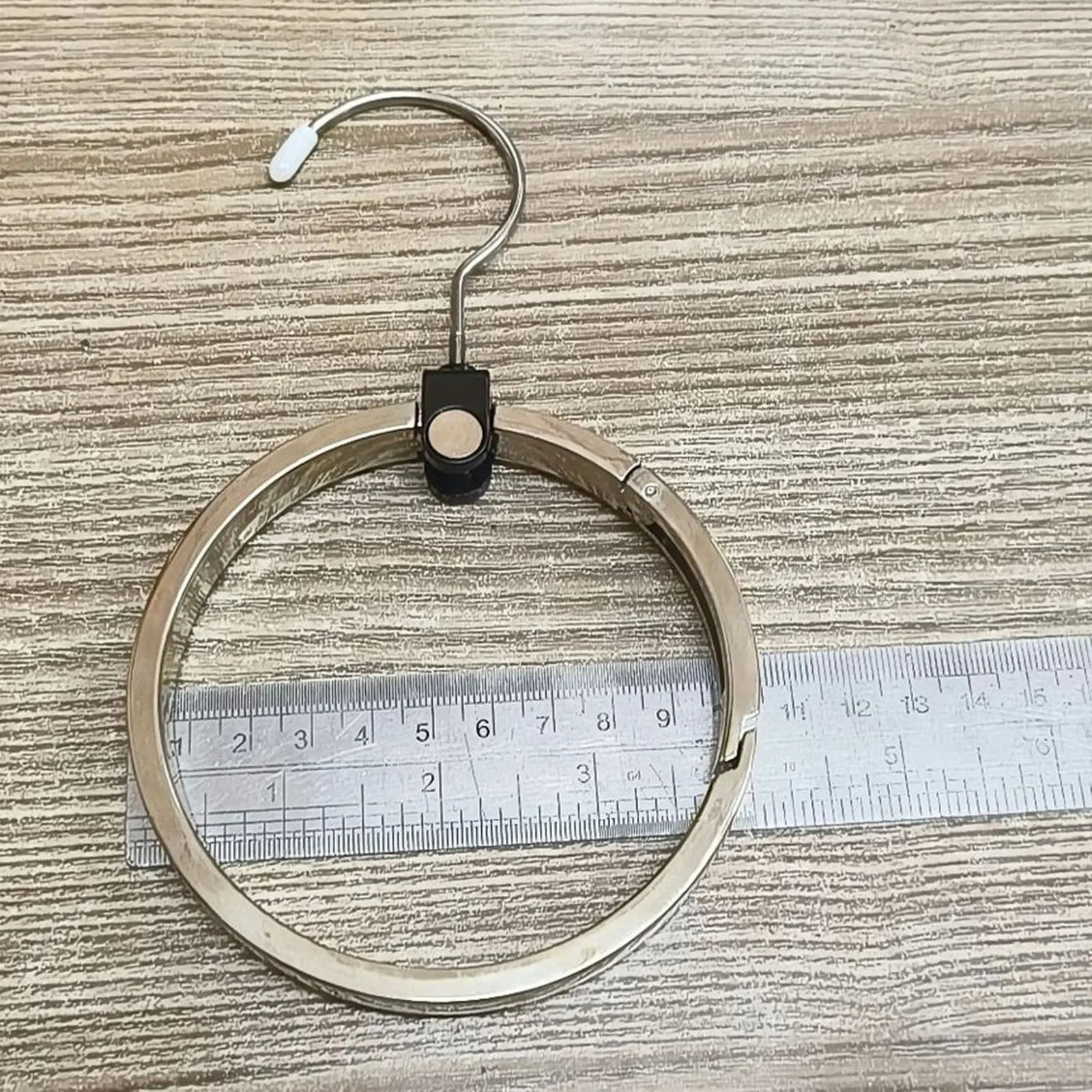 Cabide Rotativo Elegance™ em Aço Cromado / Estilo e Praticidade para seu Closet!