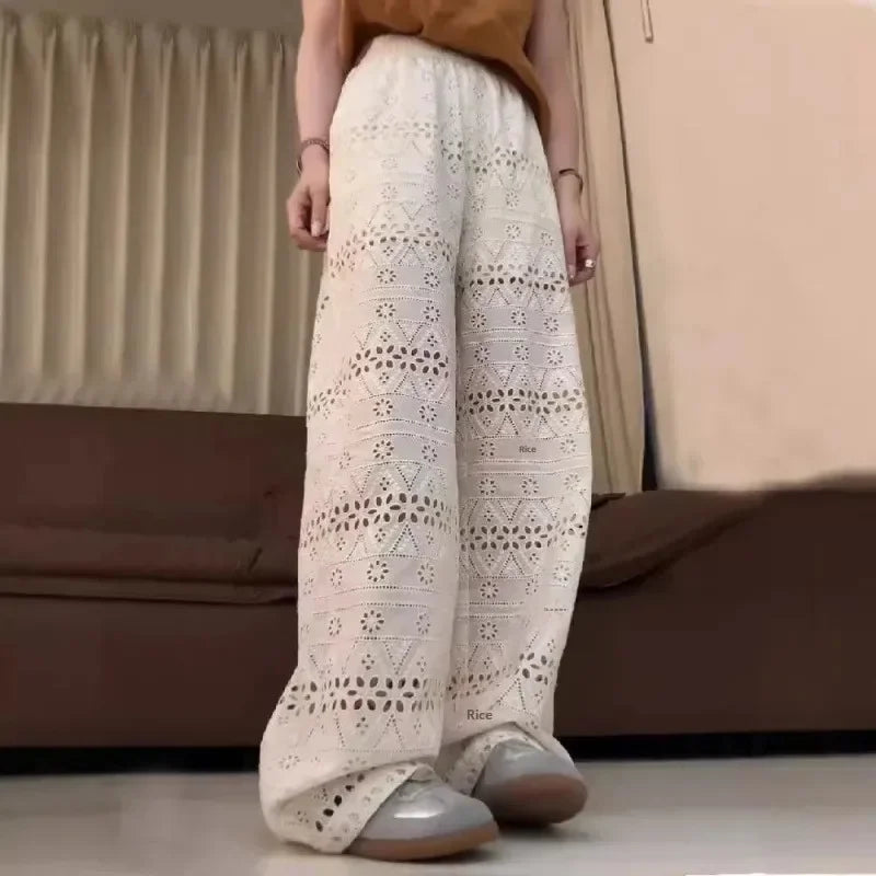 Calça Floralis™ em Renda Laise de Algodão / Elegância Fresca e Exclusiva em Cada Detalhe!