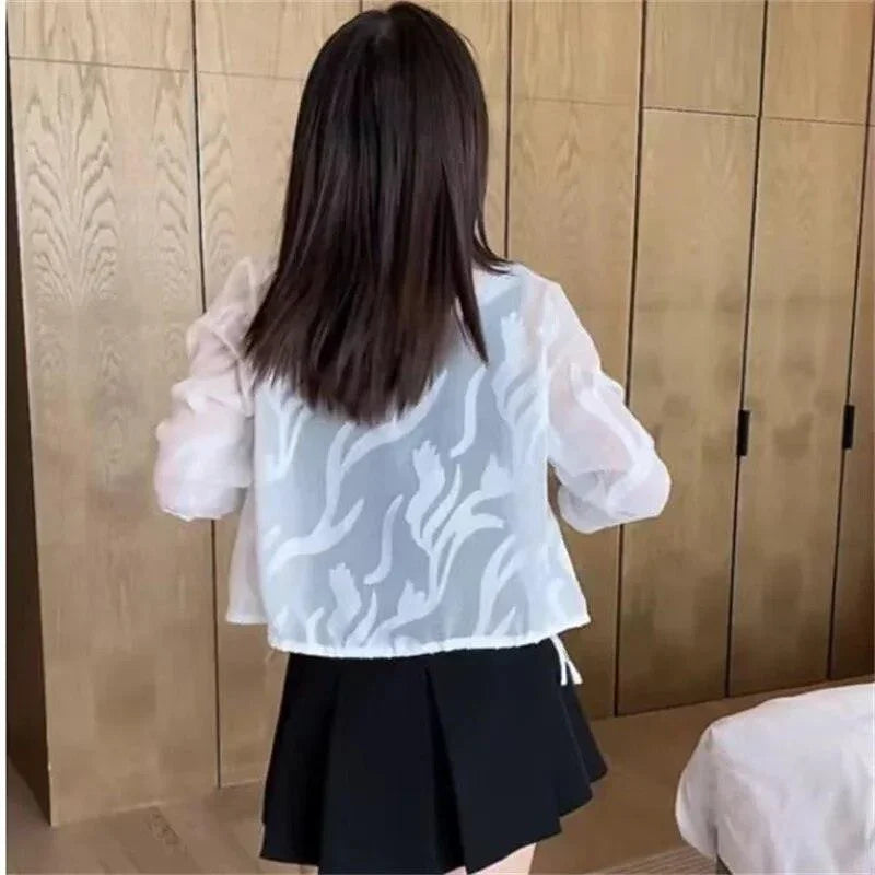 (Promoção Compre 1 Leve 2)Camisa Chiara™ Estilo Sobretudo em Chiffon com Design Floral / Máxima Leveza, Proteção Solar e Estilo para Montar Seus Looks! - ModernLar