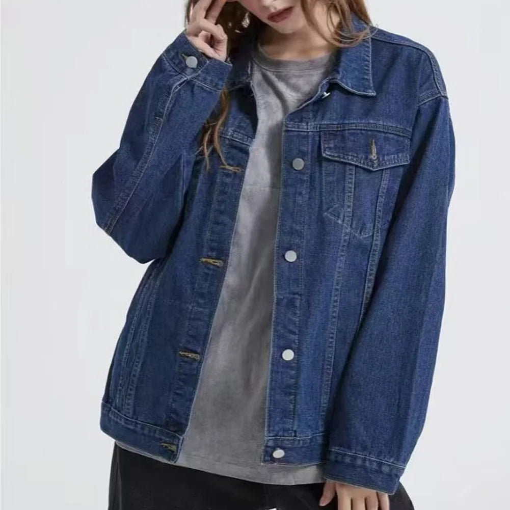 Jaqueta Jeans Carlina™ com Modelagem Oversized e Costuras Marcantes / O Charme do Jeans Clássico em Uma Versão Moderna