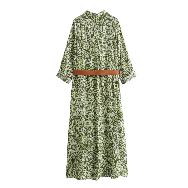 Vestido Capri Mediterrâneo™ com Estampa Exclusiva e Cinto Marrom / Um Charme Europeu com Toque Brasileiro!