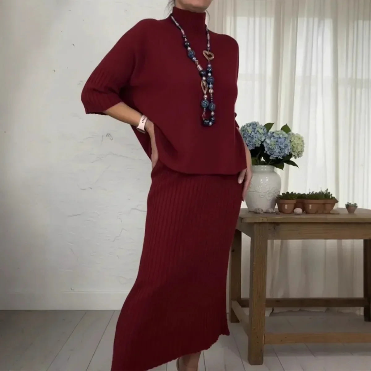 Conjunto Marselha™ com Blusa Gola Alta e Saia Midi Canelada