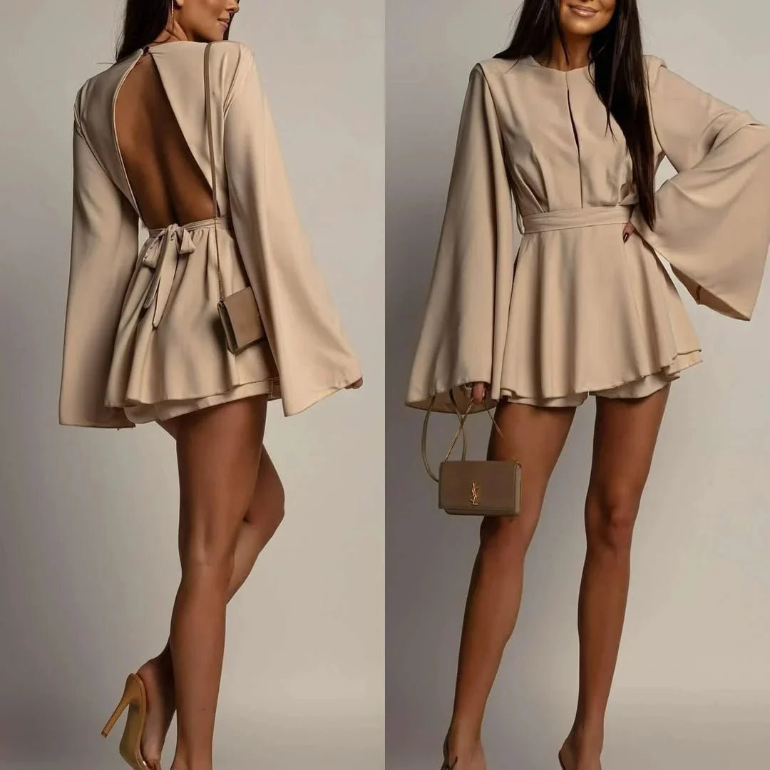 Macaquinho Lunelle™ com Costas Abertas e Elegância Delicada