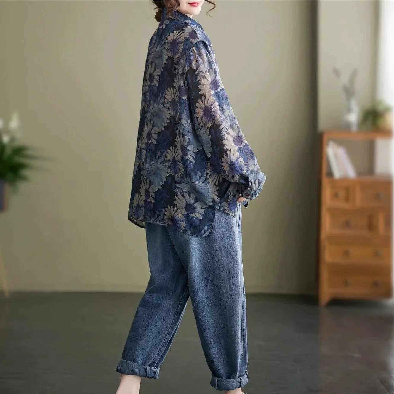 (Compre 1 e Leve 2) Camisa Feminina Boho Éden™ em Algodão Floral / Leveza e Charme em Estampa Exclusiva! - ModernLar