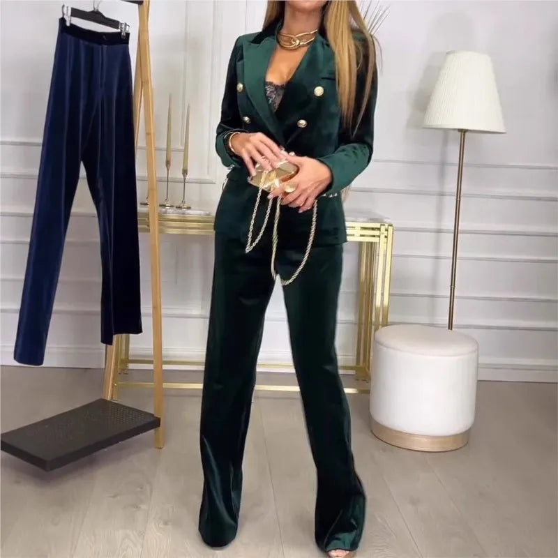 Conjunto Victoria™ Toque Aveludado com blazer estruturado e calças fluidas / Sofisticação e poder num look intemporal!