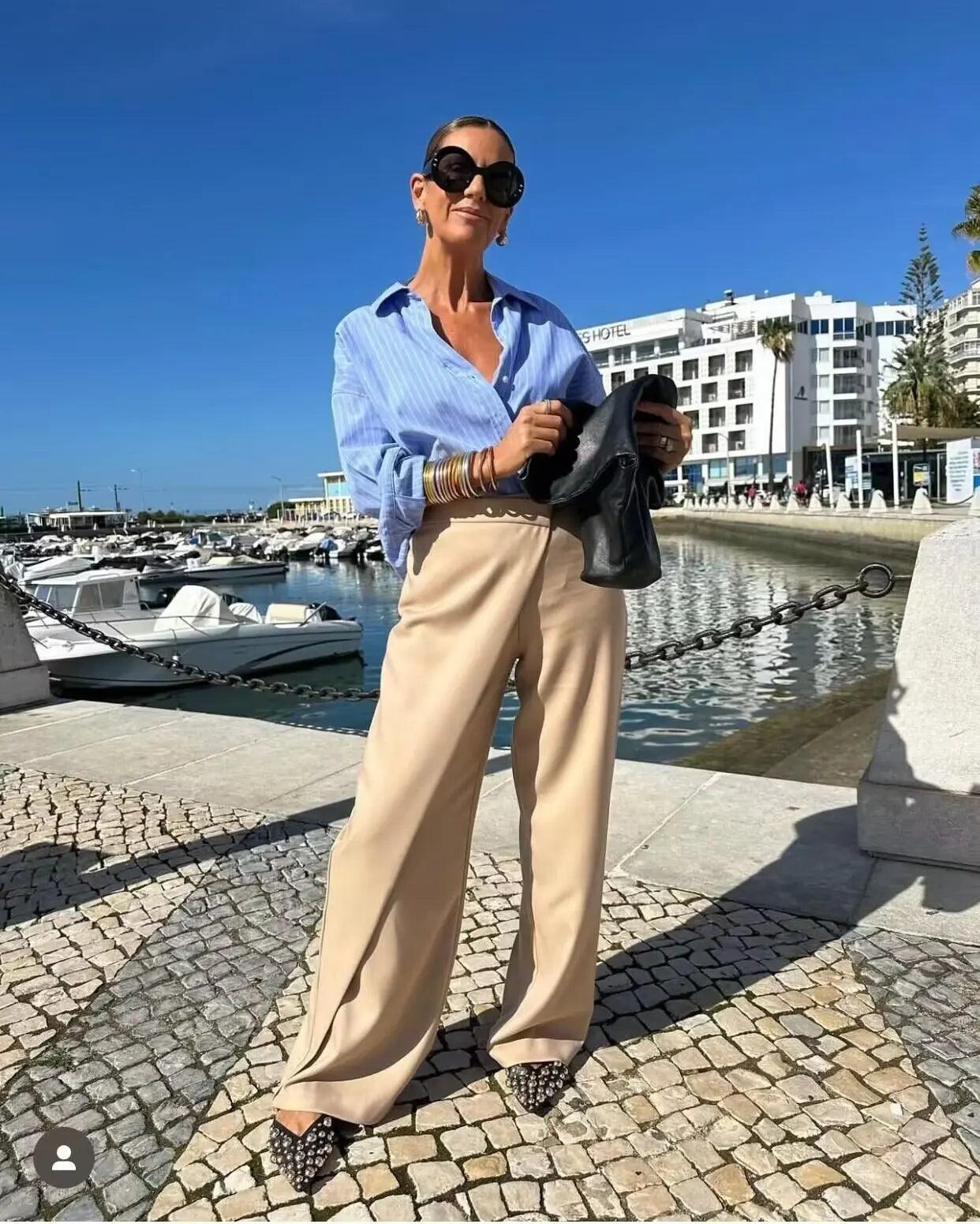 Calça Vogue Charm™️/Mostrando a Calça como uma Peça Clássica, mas com um Toque Moderno! - ModernLar