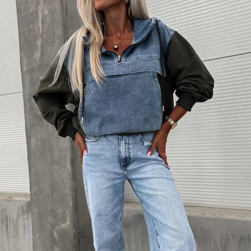 Blusa DenimMode™ em Jeans Lavado e Moletom de Algodão Suave / Para Mulheres que Criam Tendência com Leveza e Atitude!