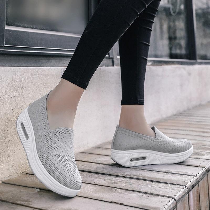 Tênis Slip-on Casual Aniston™ com Tecido Super Respirável e Amortecedor Confort - ModernLar