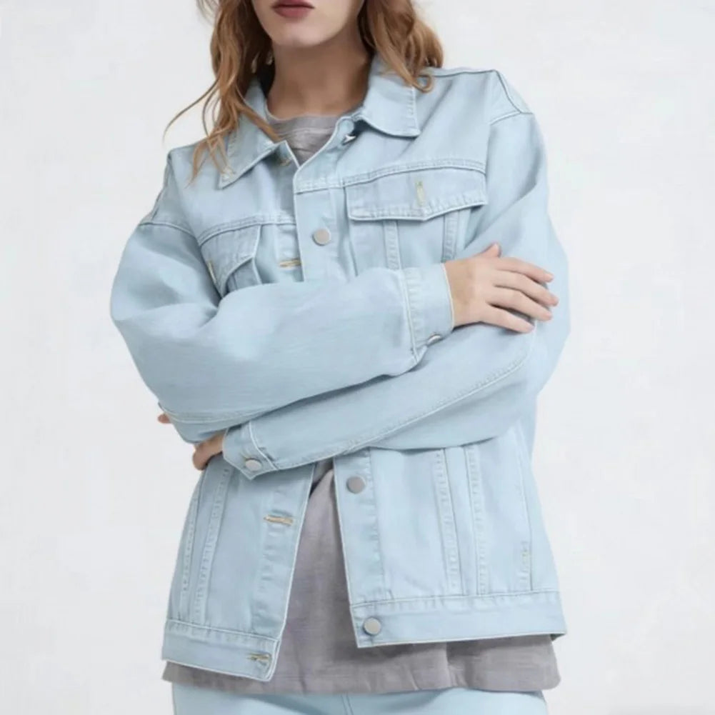 Jaqueta Jeans Carlina™ com Modelagem Oversized e Costuras Marcantes / O Charme do Jeans Clássico em Uma Versão Moderna