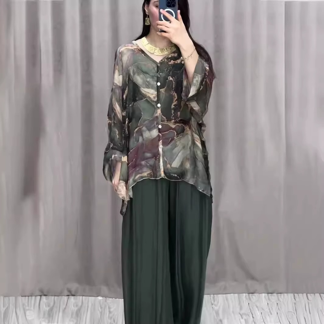 Conjunto Lunáris™ em Viscose Estampada com Brilho Acetinado / Equilíbrio Perfeito entre Conforto e Encanto!
