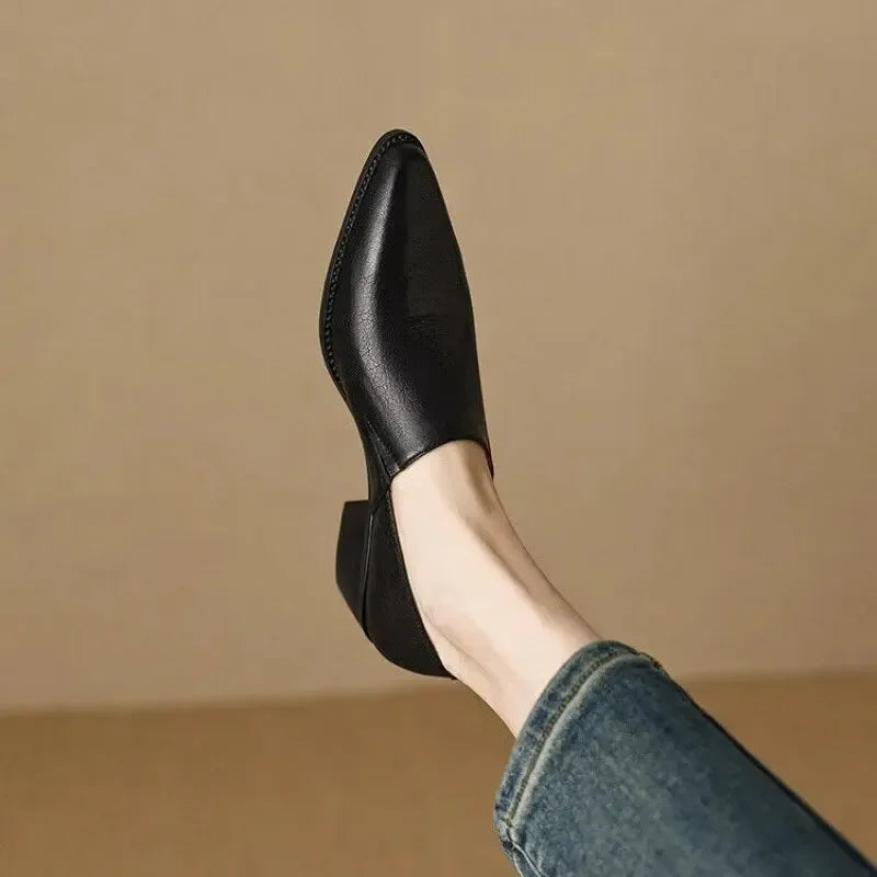 Sapato Leontina™ em Couro com Salto Baixo / Estilo Vintage com Conforto para o Dia Todo