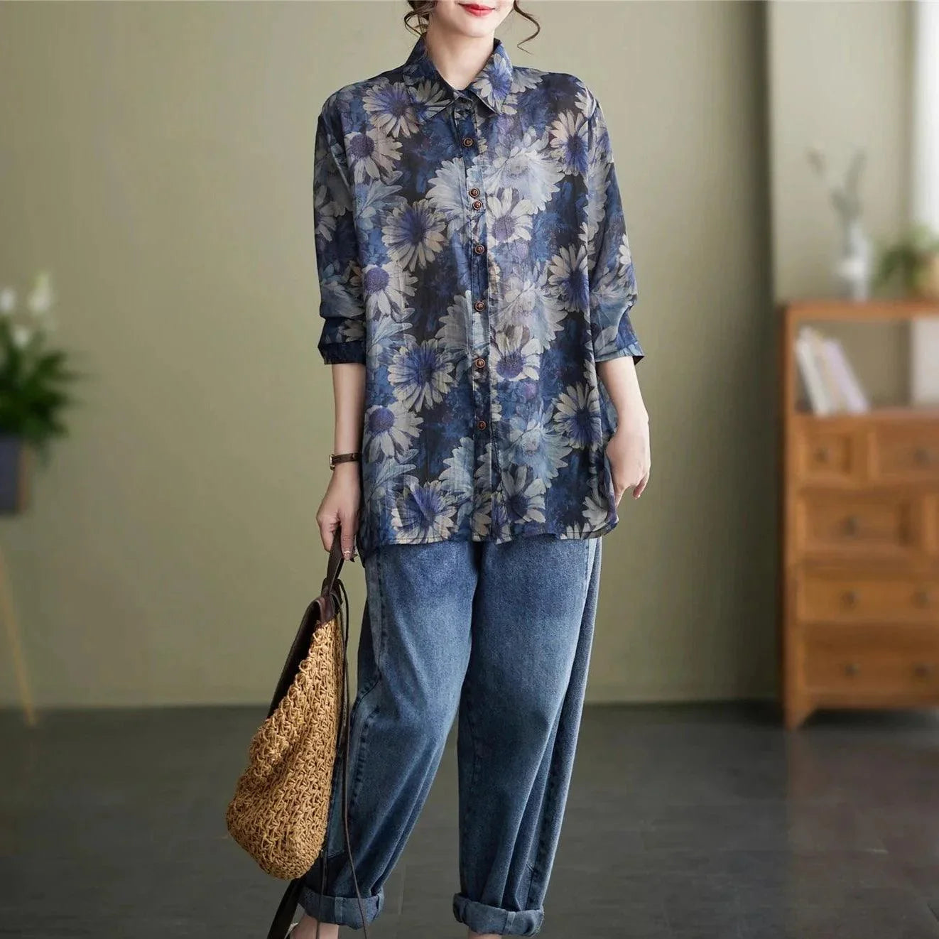 (Compre 1 e Leve 2) Camisa Feminina Boho Éden™ em Algodão Floral / Leveza e Charme em Estampa Exclusiva! - ModernLar