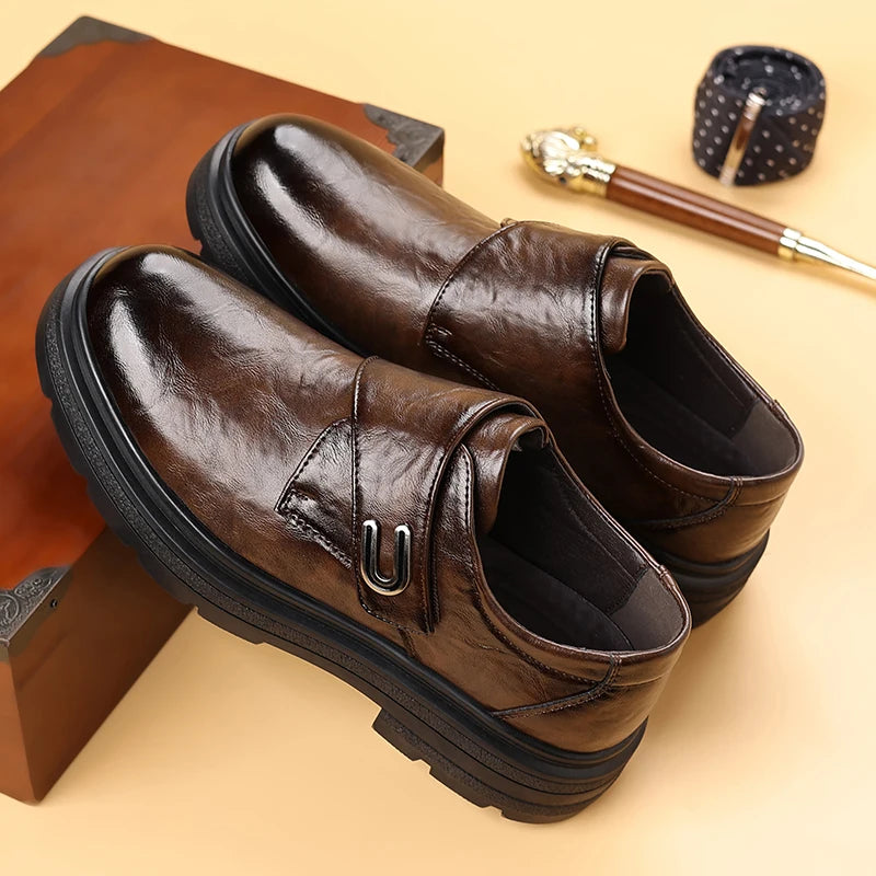 Sapato Masculino Westbury™ em Couro Premium e Solado Macio / Elegância Refinada para o Trabalho e Ocasiões Especiais!