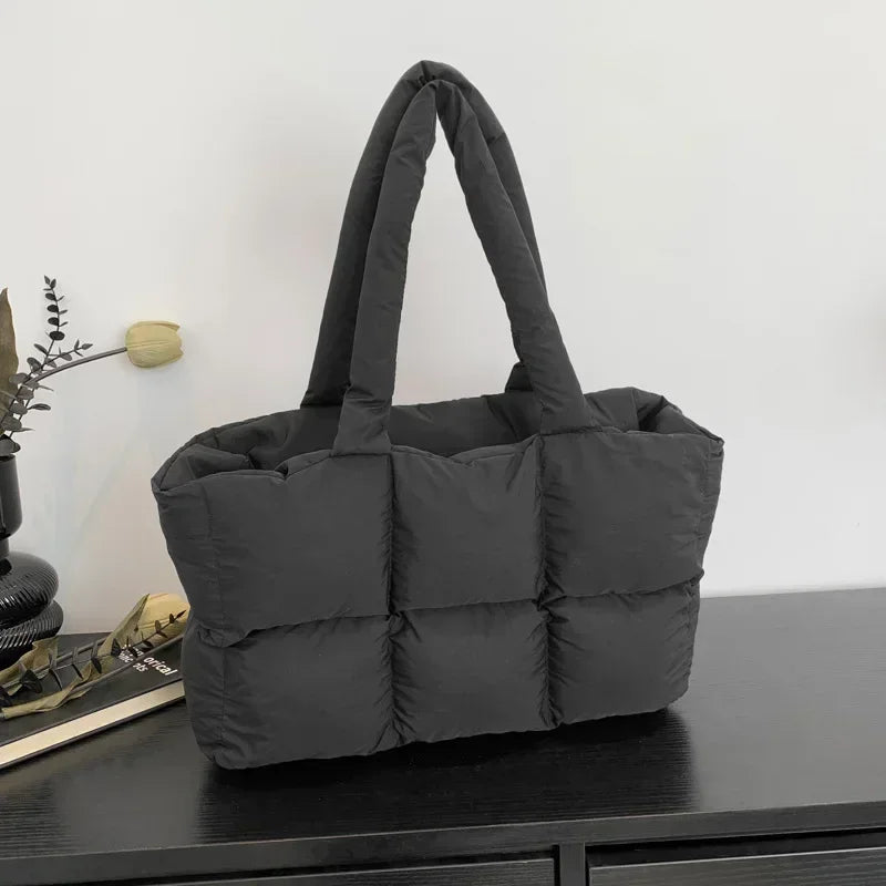 Bolsa Acolchoada Verona™ em Design Puff Ultraconfortável / Estilo Moderno e Toque Macio para Seu Dia a Dia!