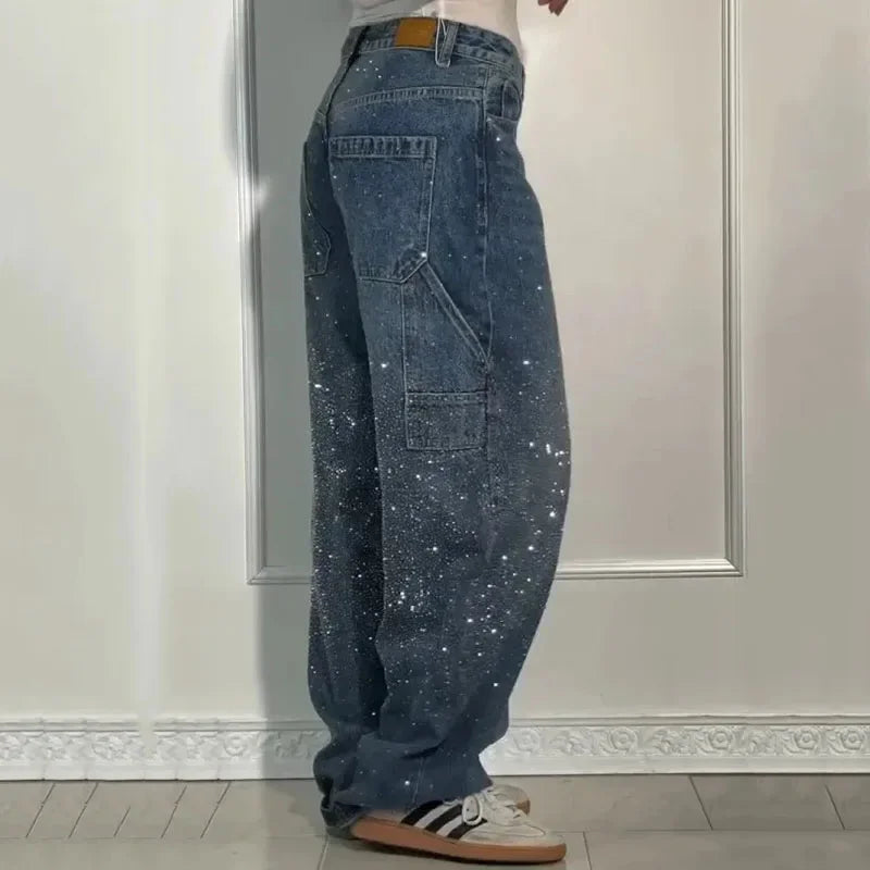 Calça Jeans Sparkle™ com Corte Reto e Brilho Aplicado / O Glamour das Ruas em Movimento!