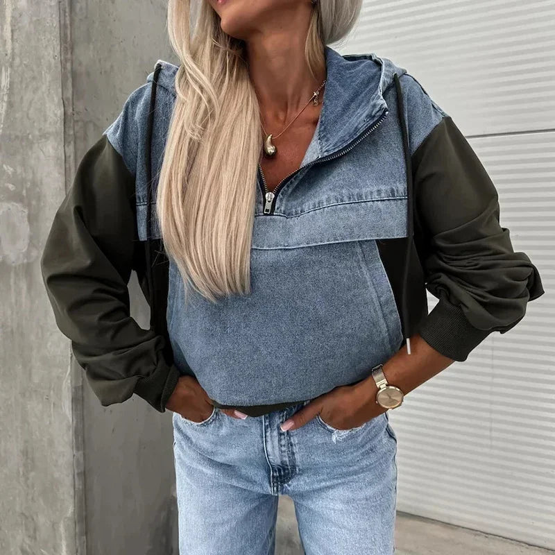 Blusa DenimMode™ em Jeans Lavado e Moletom de Algodão Suave / Para Mulheres que Criam Tendência com Leveza e Atitude!