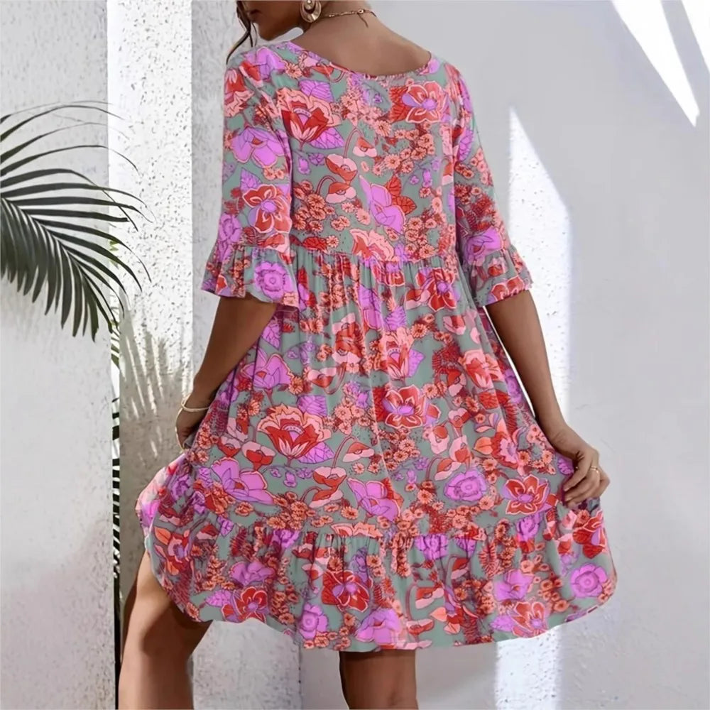 Vestido Amarise™ com Estampa Floral, Mangas 3/4 e Recorte Franzido Abaixo do Busto