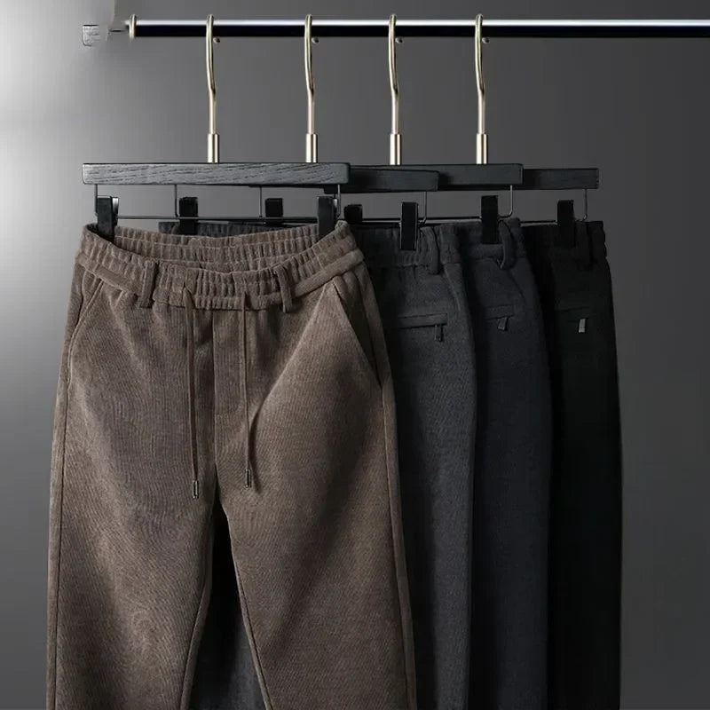 Calça Winston™ em Veludo Cotelê com Cintura Elástica / Um Esporte Fino Versátil com Conforto Térmico e Liberdade!