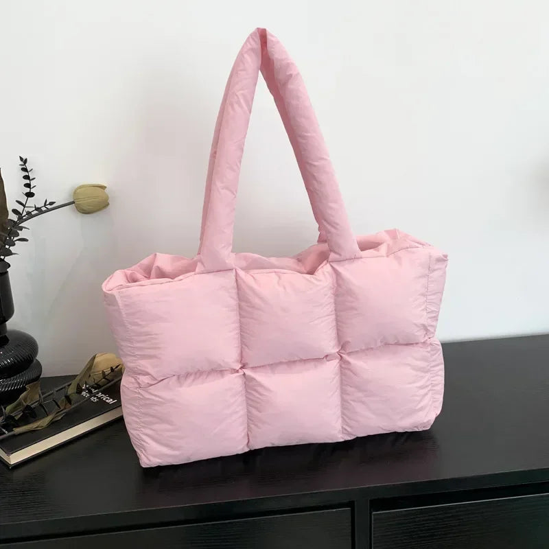 Bolsa Acolchoada Verona™ em Design Puff Ultraconfortável / Estilo Moderno e Toque Macio para Seu Dia a Dia!
