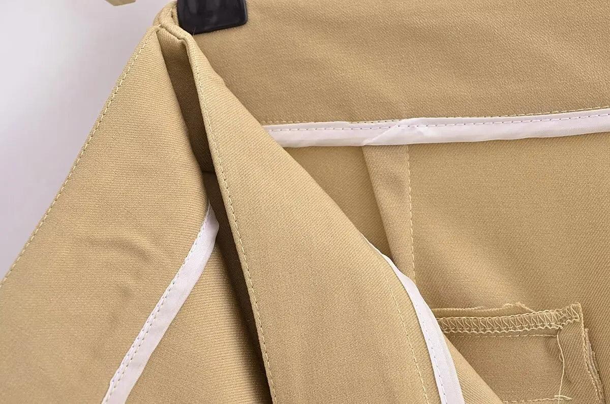 Calça Vogue Charm™️/Mostrando a Calça como uma Peça Clássica, mas com um Toque Moderno! - ModernLar