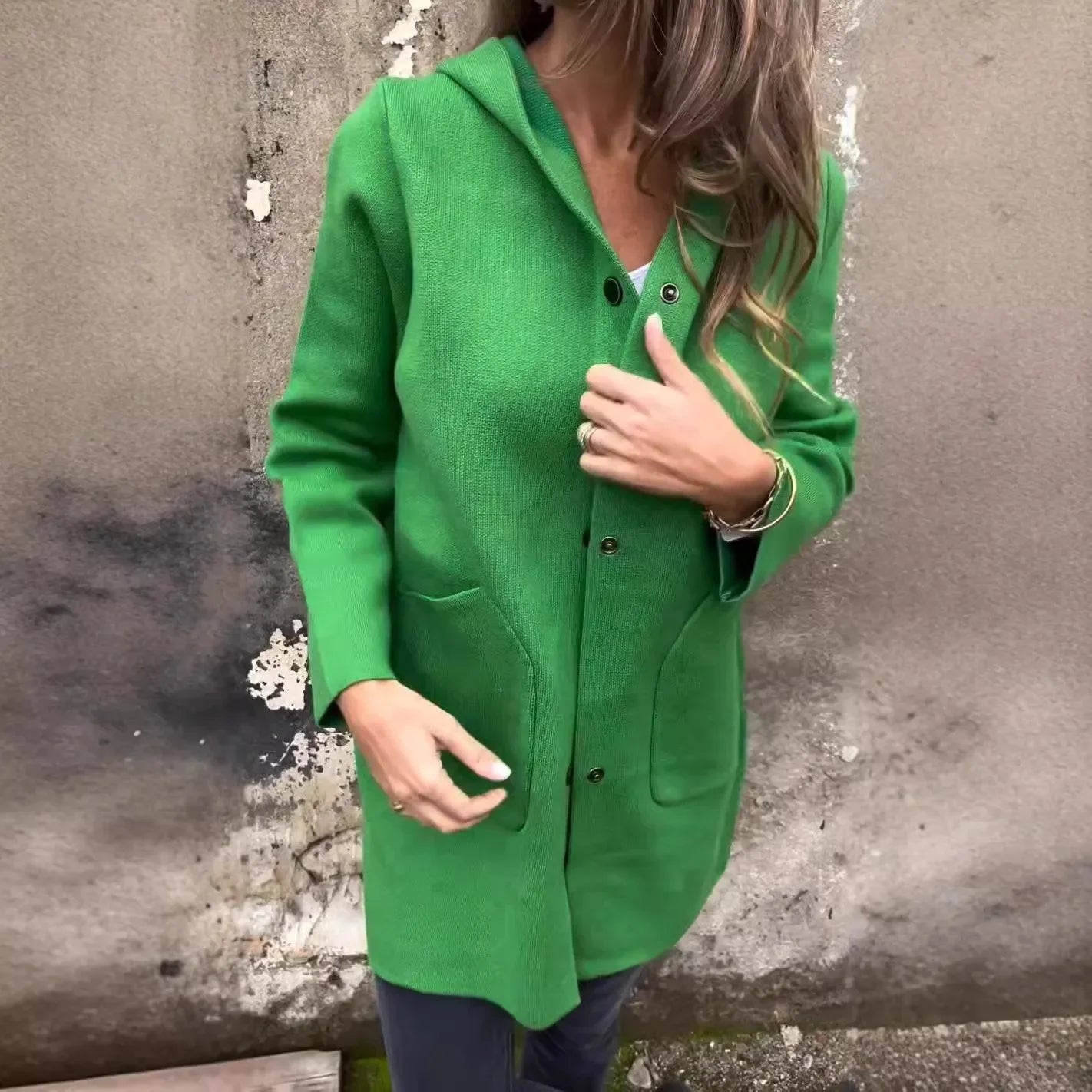 Casaco Viena Soft™ em Lã Batida com Caimento Alongado e Gola Capuz / A Elegância que Aquece com Delicadeza!
