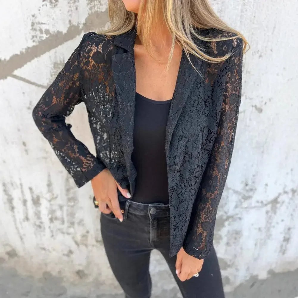 Blazer Black Rose™ em Renda Floral com Caimento Leve e Elegância Atemporal / Um Ícone de Sofisticação e Charme Feminino!