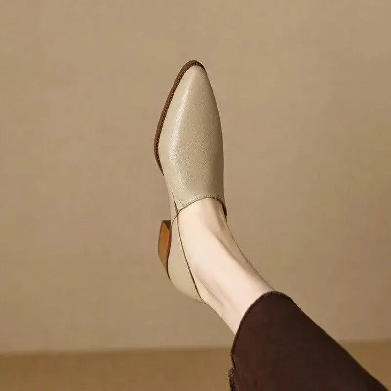 Sapato Leontina™ em Couro com Salto Baixo / Estilo Vintage com Conforto para o Dia Todo