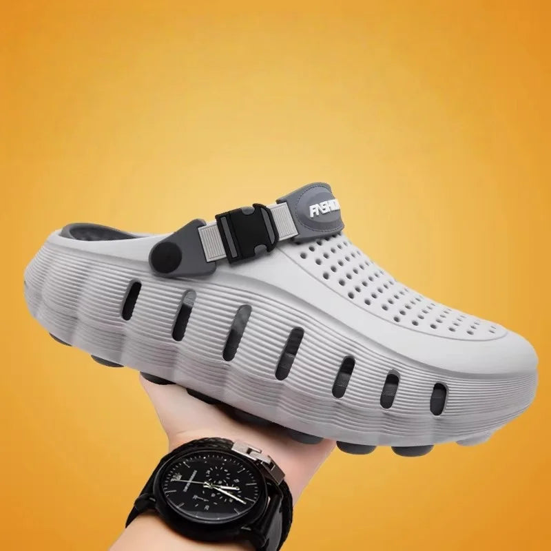 Clog Masculino Orven™ Com Cabedal Perfurado, Tira Ajustável E Solado Plataforma