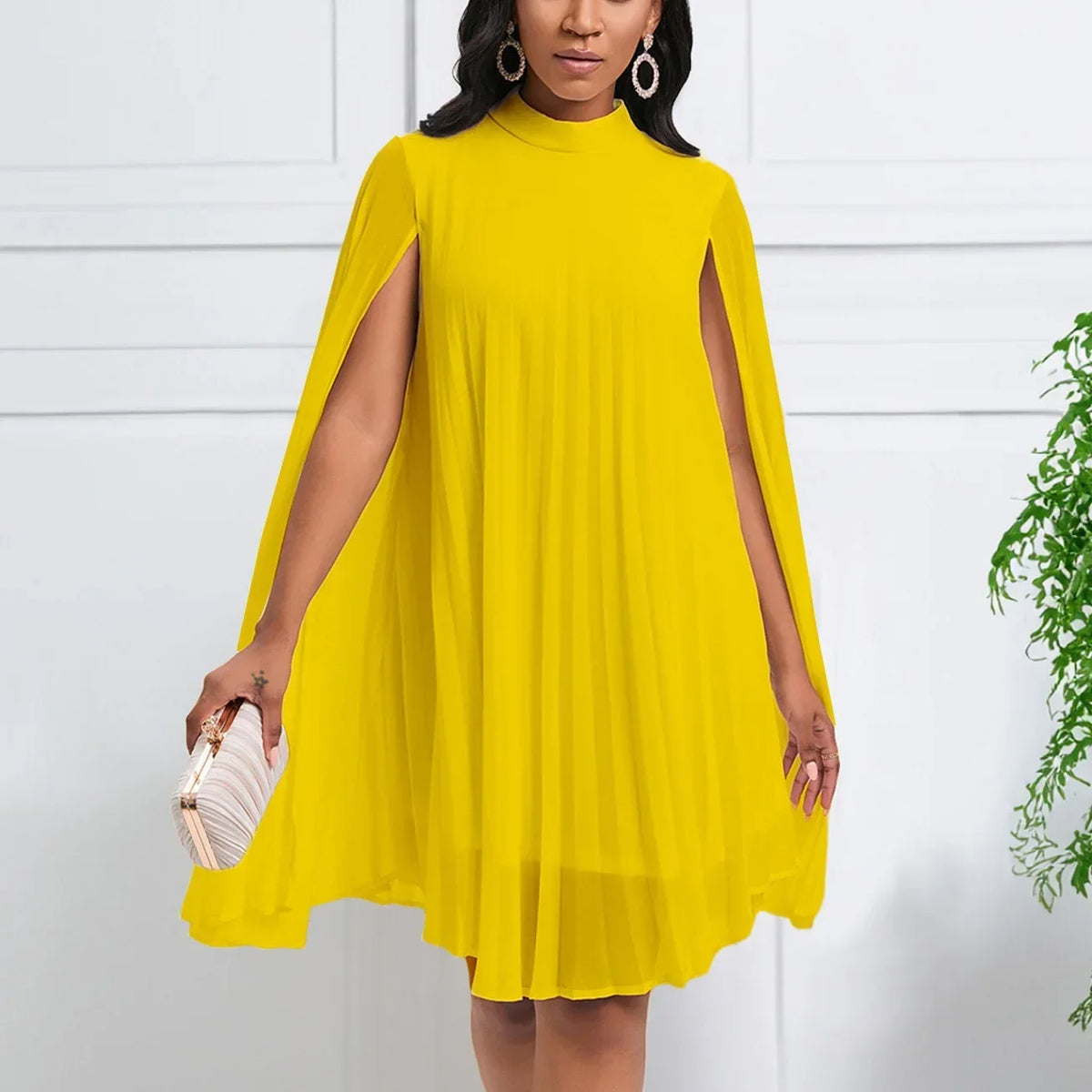 Vestido Lumera™ com Gola Alta, Mangas Longas Estilo Capa e Caimento Fluido