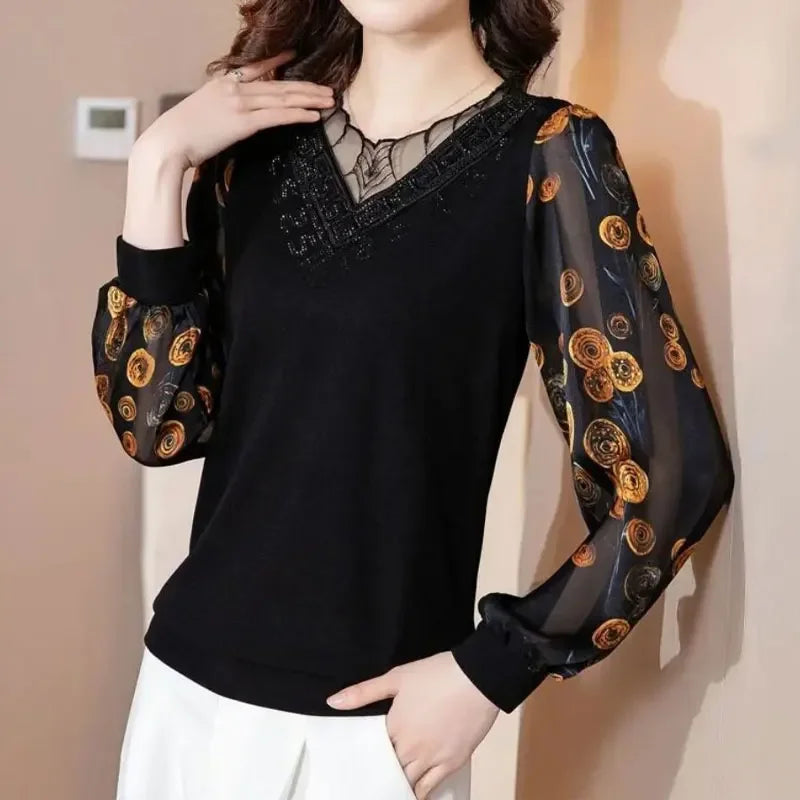 Blusinha Aveline™ com Mangas em Chiffon e Decote Bordado / Quando a Leveza se Encontra com o Charme!