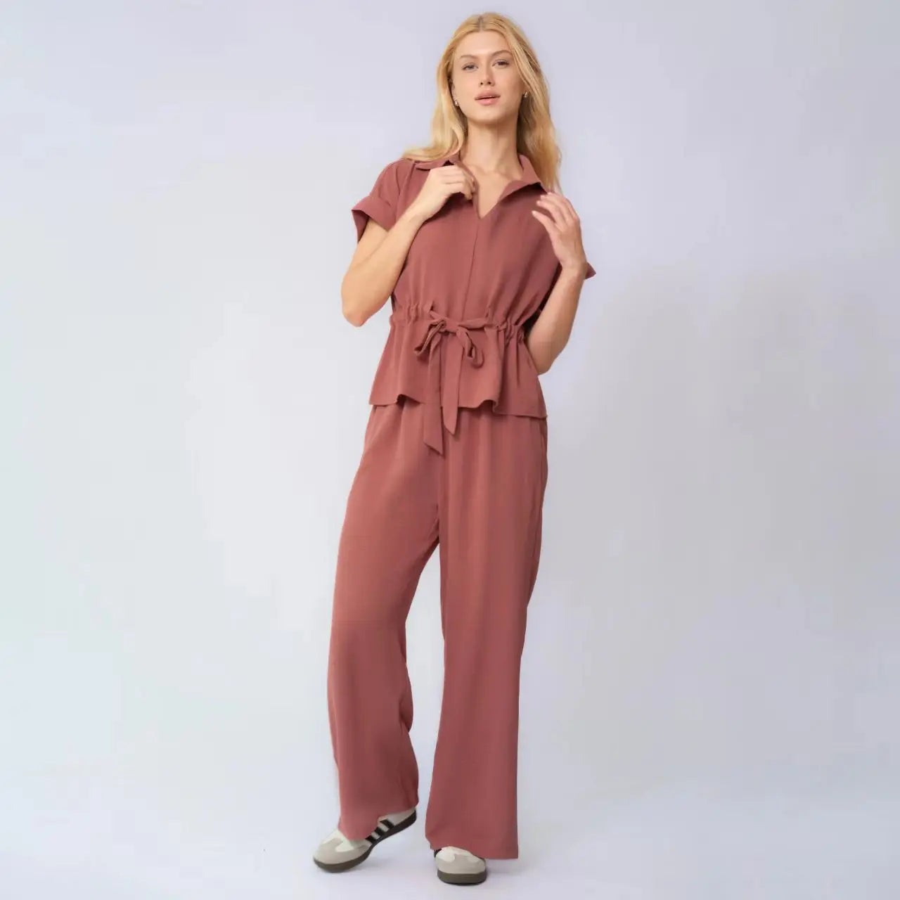Conjunto Valena™ com Blusa de Amarração e Calça de Caimento Fluido.
