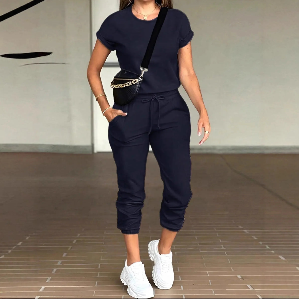 Conjunto Livenza™ com Blusa de Manga Curta e Calça Jogger com Cós Ajustável / O Equilíbrio Entre Conforto e Estilo Para Sua Rotina