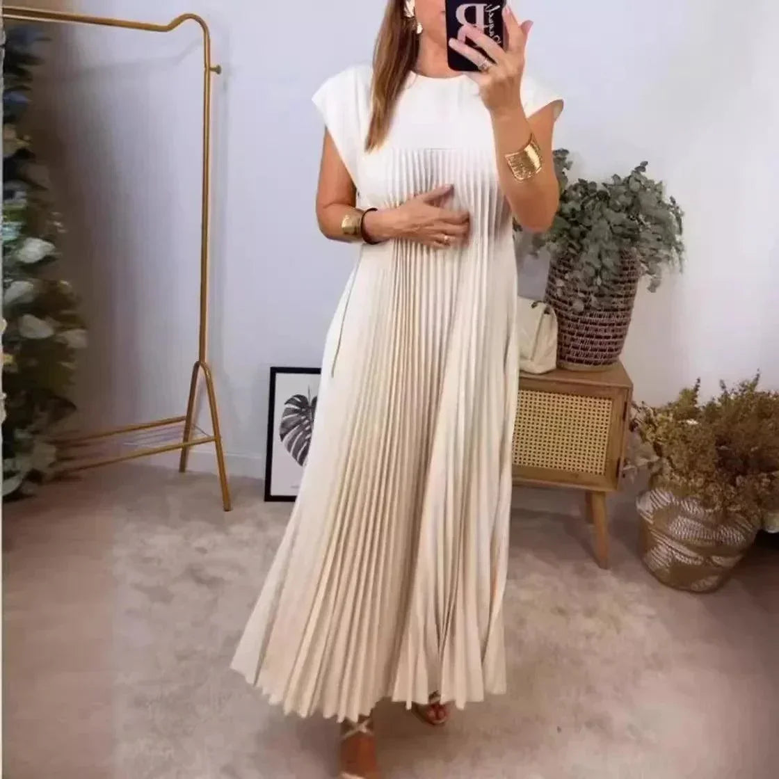 Vestido Plissado Elégance™ em Malha Viscoelástica / Conforto e Sofisticação para Qualquer Ocasião!