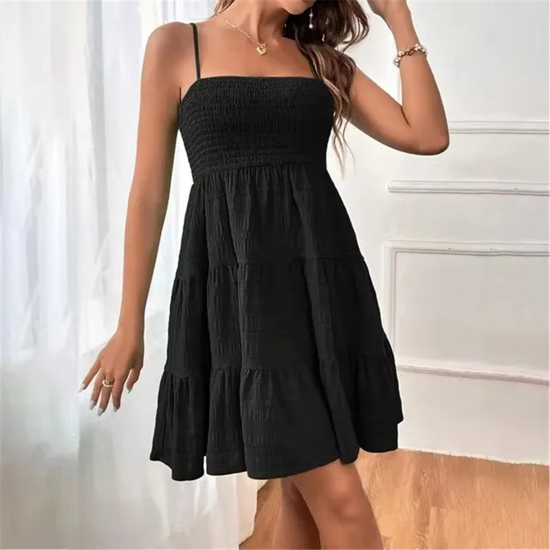 Vestido Mari™ com Busto Franzido, Saia Evasê e Alças Finas Ajustáveis / O Charme Do Verão Em Um Visual Leve E Delicado