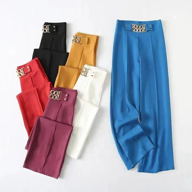 Calça Majesté™ com Fivela de Luxo e Caimento Perfeito / Exiba Sofisticação e Conforto em Cada Passo!
