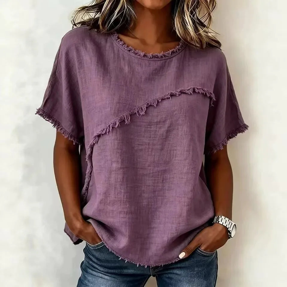 Blusa Verena™ com Recorte Assimétrico e Acabamento Desfiado