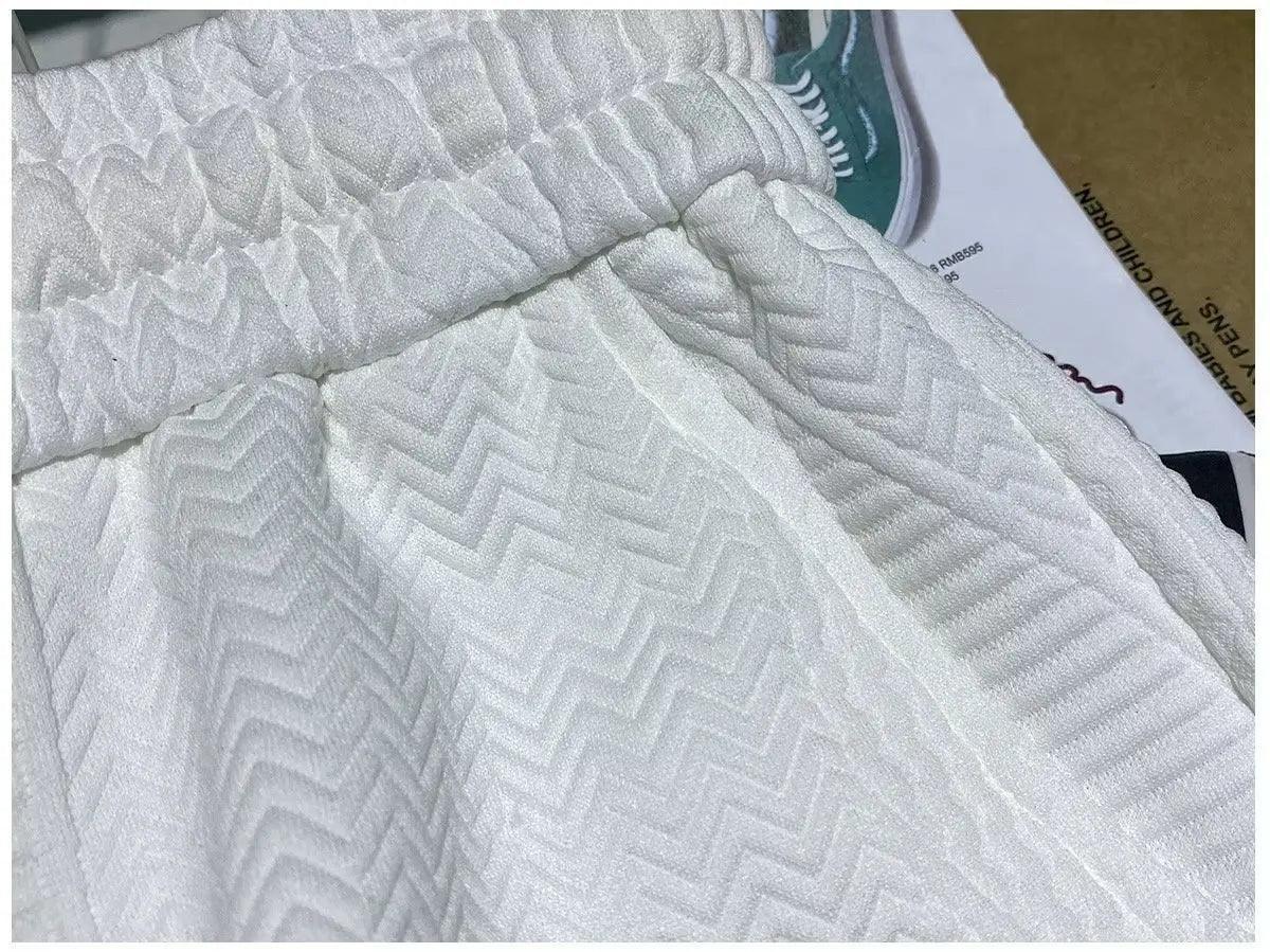 Shorts Elegance™ / Curta o Verão Com Estilo: Shorts Elegance, a Peça-Chave do Seu Guarda-Roupa - ModernLar