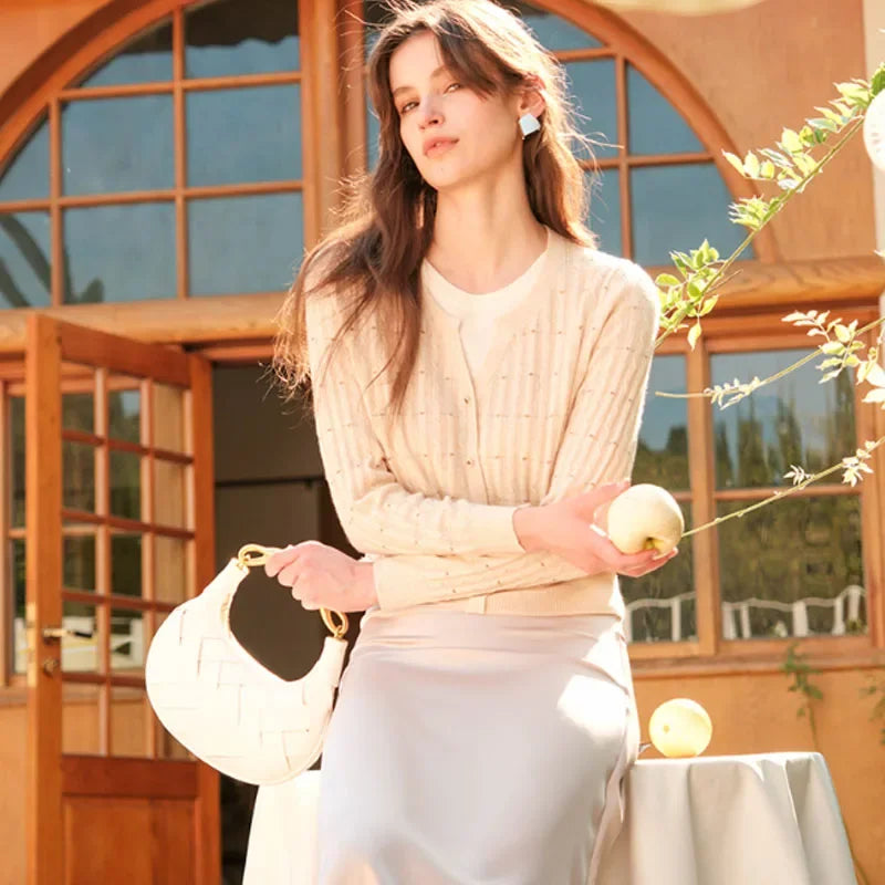 Bolsa Bellucci™ em Trama de Couro Artesanal com Design Meia-Lua / Elegância Contemporânea em Cada Ocasião!